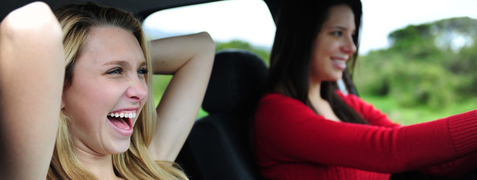 7 Best Podcasts for Couples to Listen To