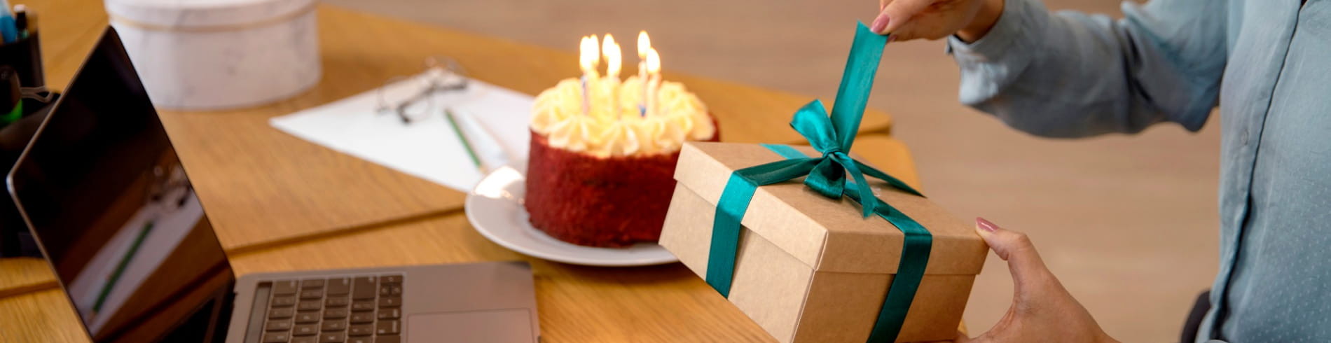 Corporate Experience Gifts: Ultimate Guide