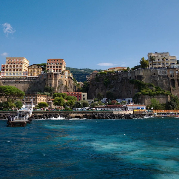 Sorrento and Pompeii Semi-Private Tour with Limoncello