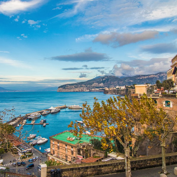 Sorrento and Pompeii Semi-Private Tour with Limoncello