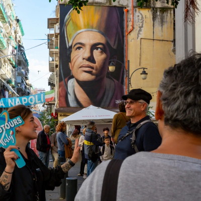 Naples Downtown and Underground Ruins Semi-Private Tour with Lunch