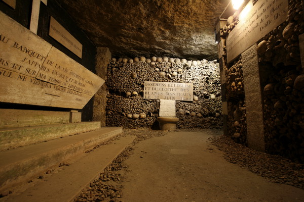 Catacombs of Paris: Guided Tour