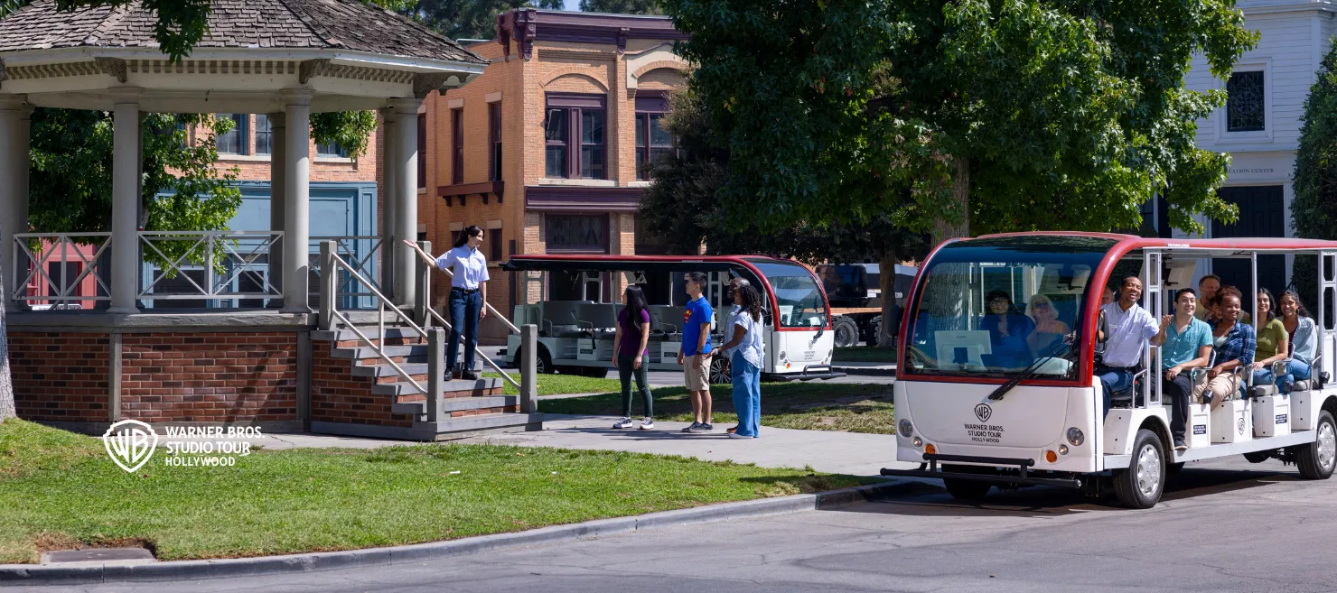 Celebrity Homes Bus Tour and Warner Bros Studio Package