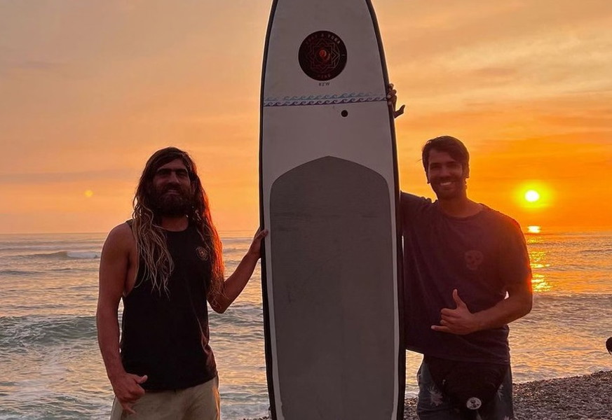 Surf Class: Master the Perfect Wave for Beginners and Advanced Surfers