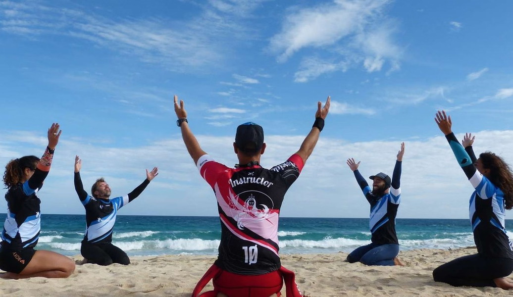 Surf Class: Master the Perfect Wave for Beginners and Advanced Surfers