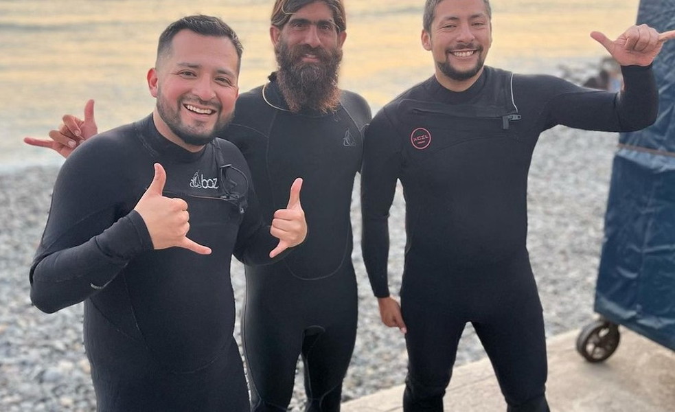 Surf Class: Master the Perfect Wave for Beginners and Advanced Surfers