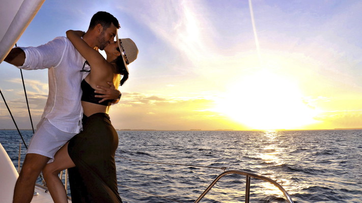 Riviera Maya Luxury Sunset Sailing