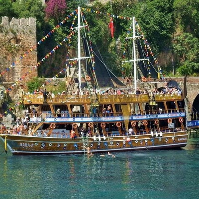 Alanya City Tour with Boat Tour, Cable Car and Lunch at Dimçay