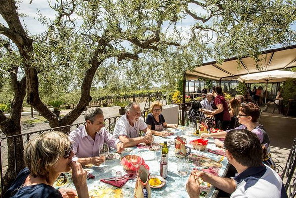 Pompeii with Wine Tasting and Lunch from Naples