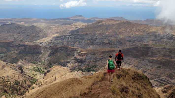 Pico da Antónia: Summit Hiking Adventure