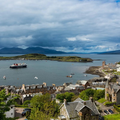 From Edinburgh: Oban, Lochs, and Inveraray Tour