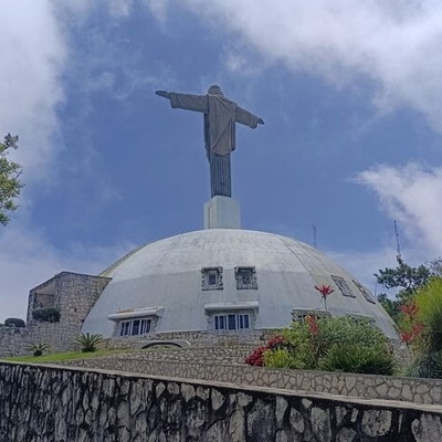 City Tour with Lunch, Mountain, and Factory Visits
