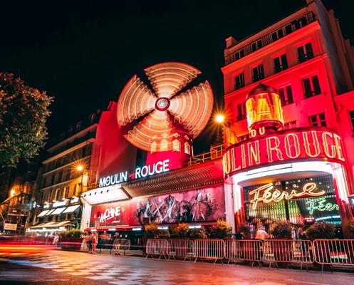 Montmartre Evening Tour with Local Wine