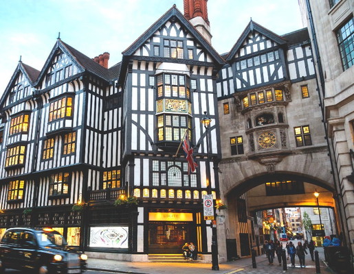 Private Walking Tour of Soho, Chinatown, and the West End