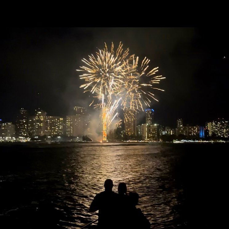 Waikiki Fireworks Cruise