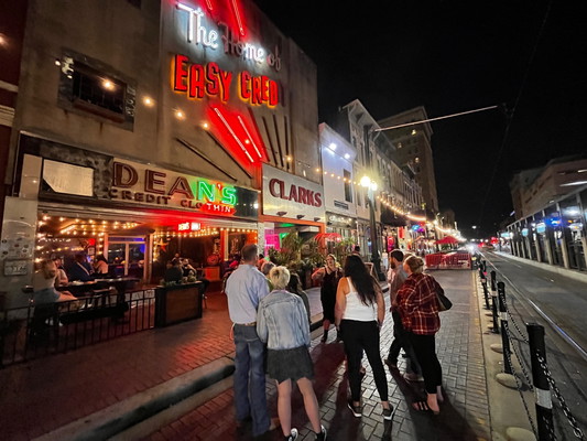 Houston Haunted Booze and Boos Ghost Walking Tour