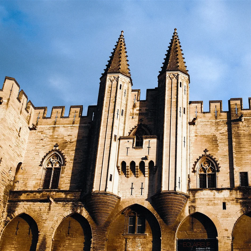 Discove historic Avignon and the Vineyards of Châteauneuf du Pape