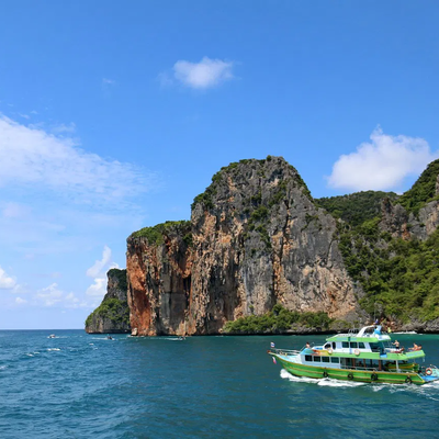 One Day Tour to Phi Phi Islands by Speedboat