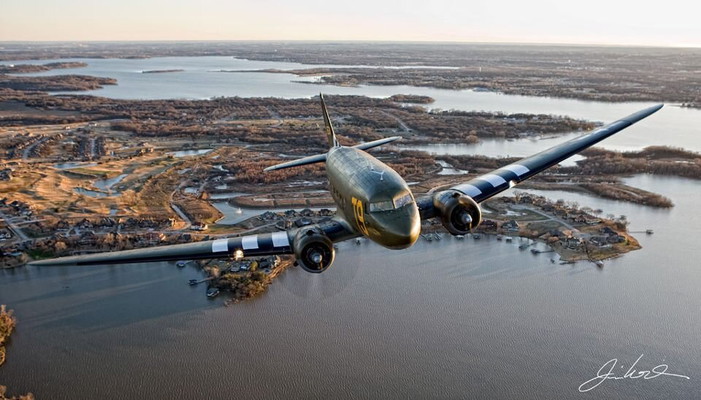 WWII C-47 Aircraft Holiday Flight