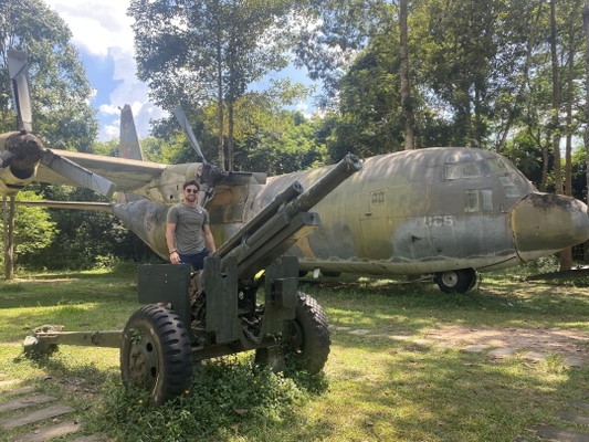 Small-Group Cu Chi Tunnels Through the Eyes of a War Veteran