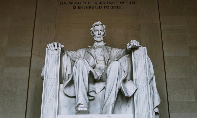 Semi-Private DC National Mall Walking Tour