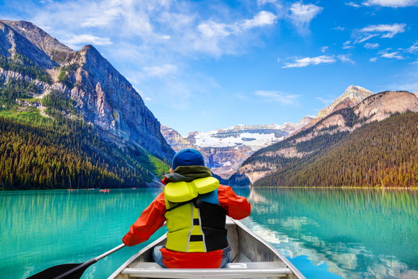 Discover Moraine Lake and Lake Louise