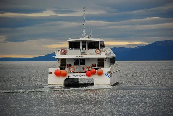 Navigation in the Beagle Channel
