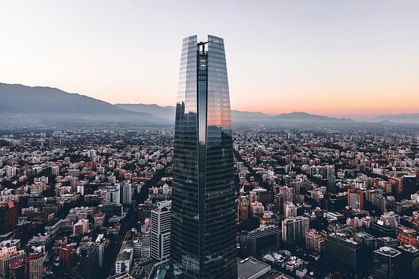 Sanhattan Financial District Private Tour with Sky Costanera Admission