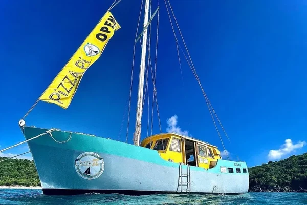 Turtles, Pizza Pi, and Shipwreck Tour