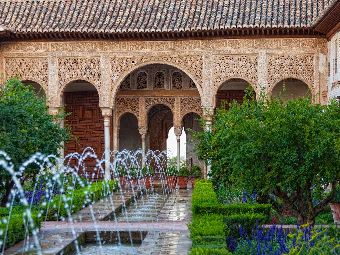 Alhambra with Nasrid Palaces Guided Tour