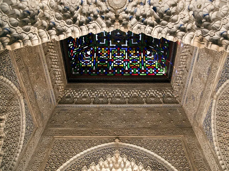 Alhambra with Nasrid Palaces Guided Tour
