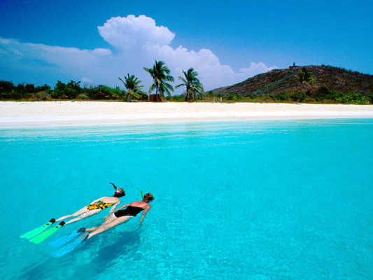 Culebra Power Boat Snorkeling and Beach Tour