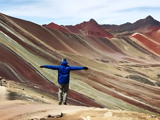 Rainbow Mountain Full-Day Hiking Tour