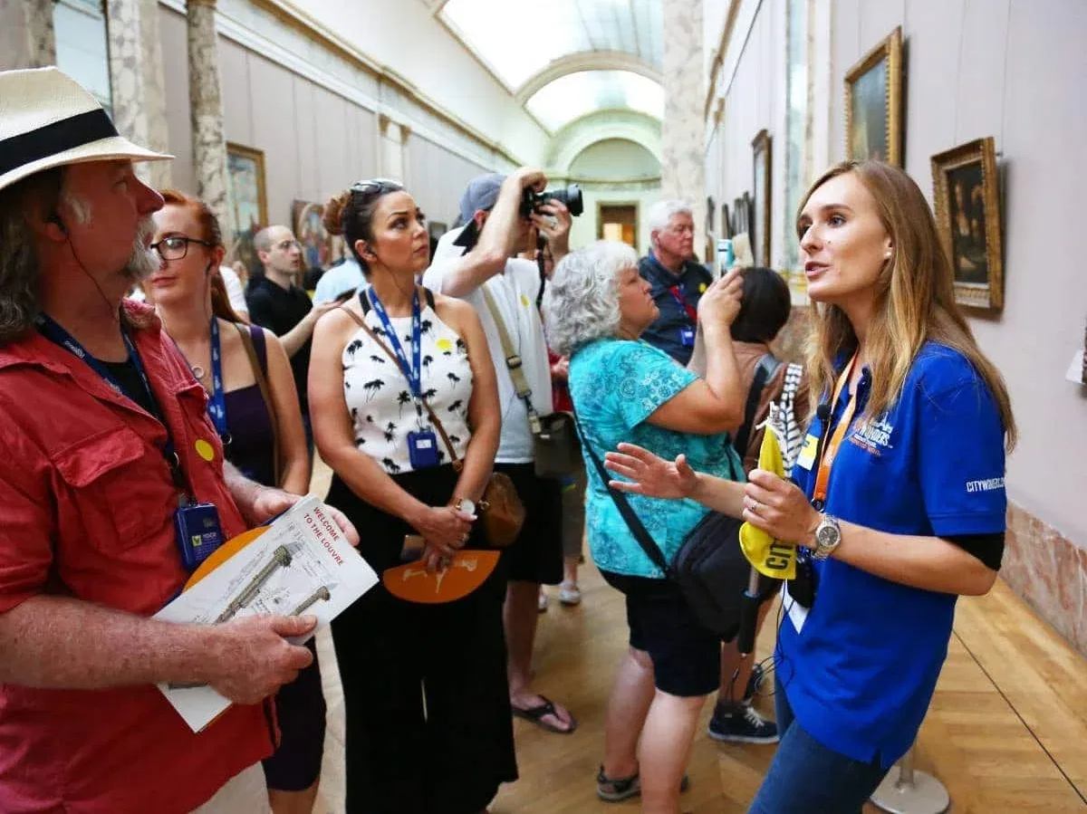 Louvre Museum Masterpieces Tour and Wine Tasting