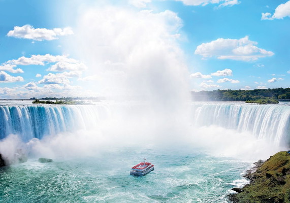 Niagara Falls Sightseeing Day Tour from Toronto with Boat Cruise