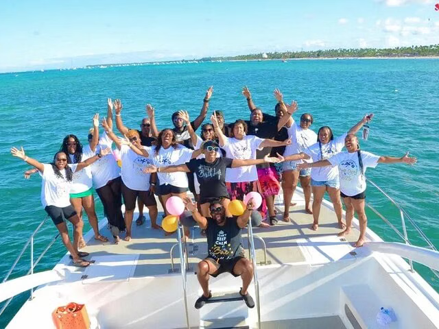Party Boat with Snorkeling and Open Bar