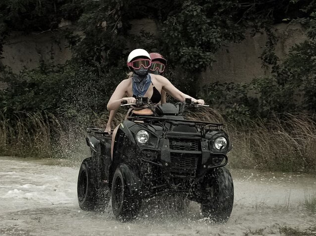 Cozumel ATV Tour to Jade Cavern and Beach
