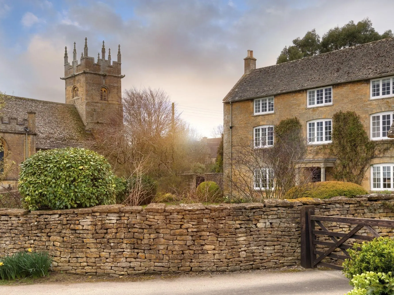 Cotswolds Hidden Countryside Walk from London by Train