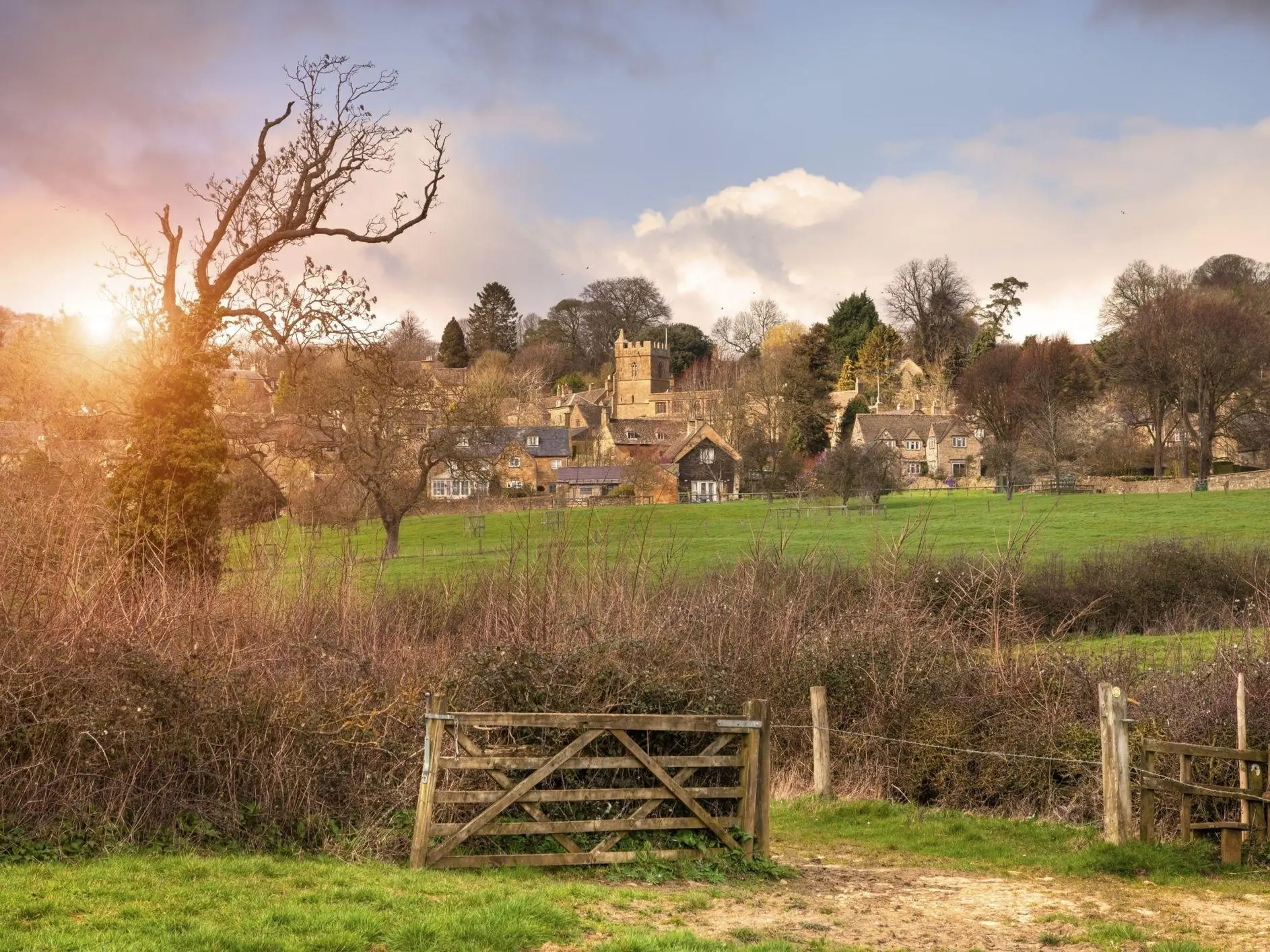 Cotswolds Hidden Countryside Walk from London by Train