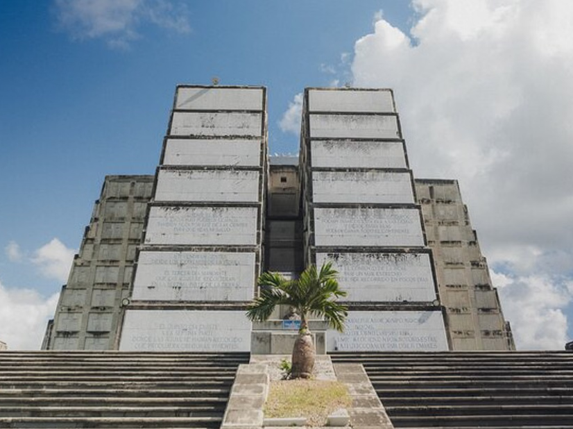 Santo Domingo Tour from Punta Cana with Lunch and Cenote