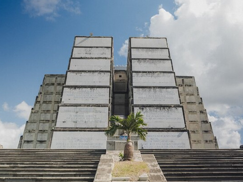 Santo Domingo Tour from Punta Cana with Lunch and Cenote
