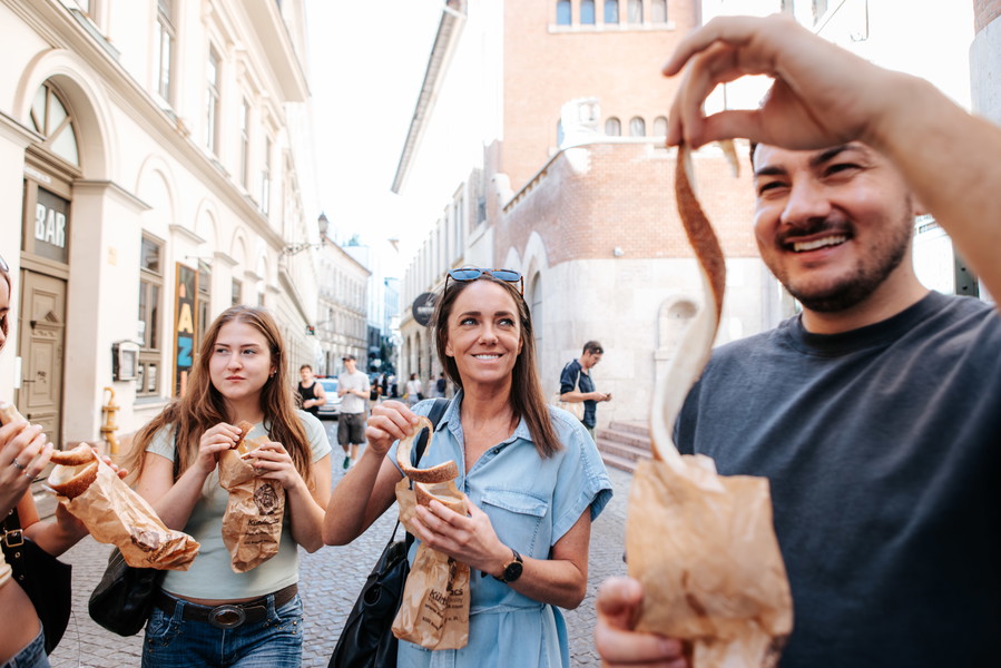 Budapest Food Tour: Local Tastings and Drinks