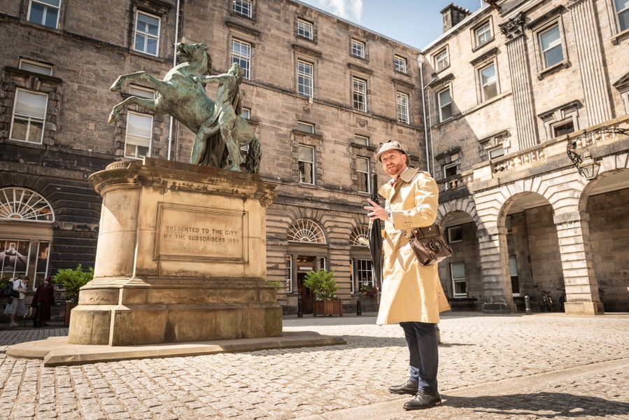 Edinburgh Historical Gems Tour With Whisky & Local Flavours