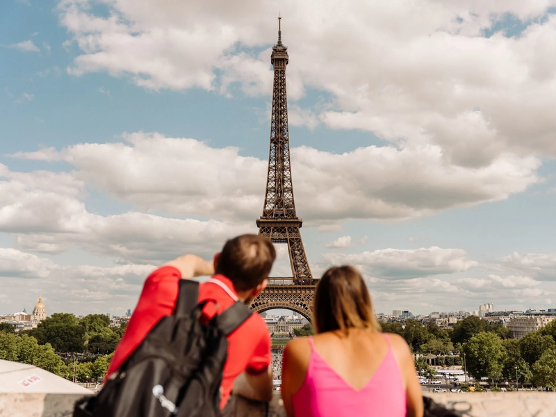 Eiffel Tower views, Île de la Cité, and Louvre Access